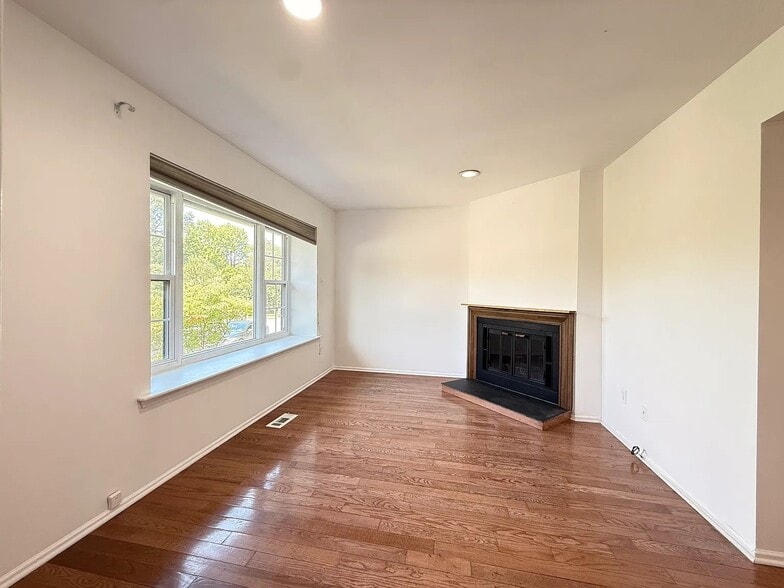 Building Photo - 1187 Heyward Rd