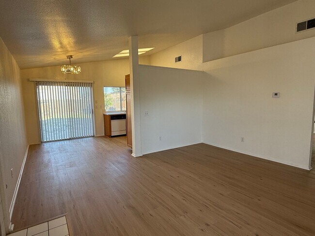 Building Photo - Victorville- Refurbished 2 Bedrooms 2 Bathrooms, New Laminate Floors