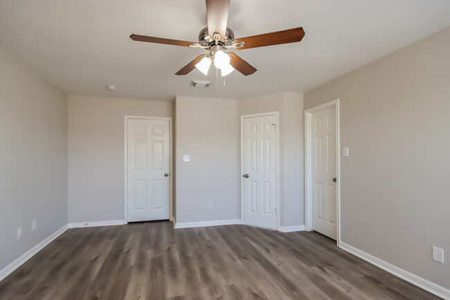 Building Photo - 3 Bedroom Houston Home