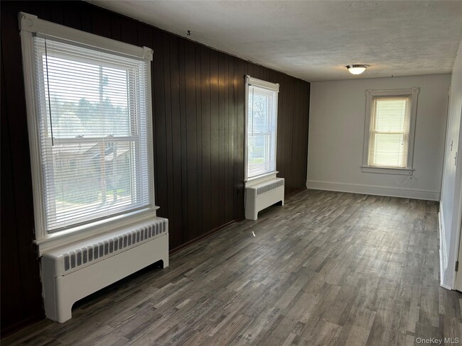 Building Photo - 84 Orange Ave