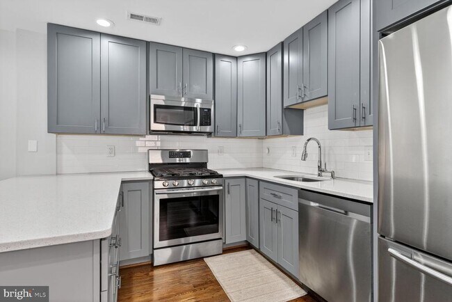 Building Photo - 124 Baggett Pl