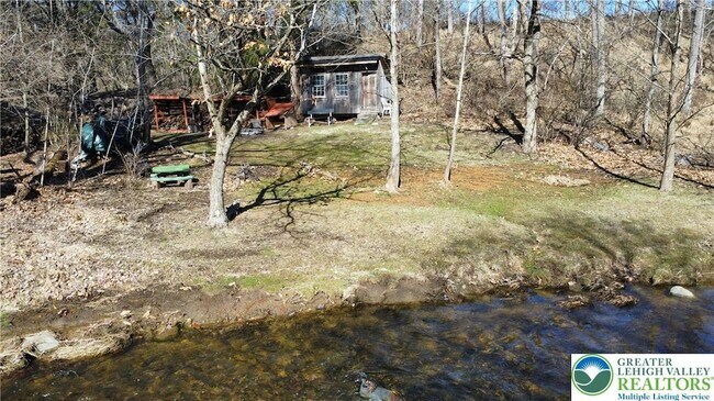 Building Photo - 3470 Rhododendron Dr