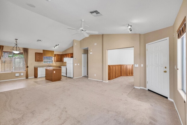 Building Photo - 42780 W Sunland Dr