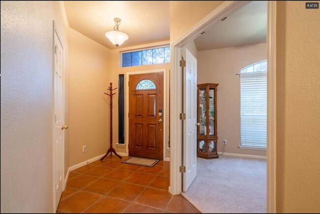 Building Photo - 1242 Sonesta Ln
