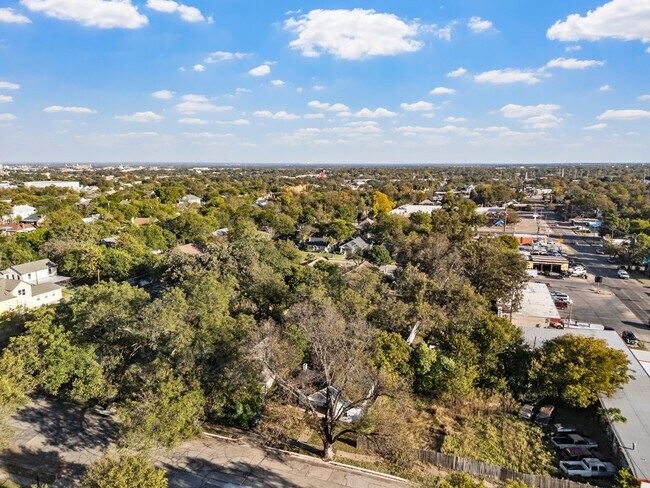Building Photo - 2406 Gorman Ave