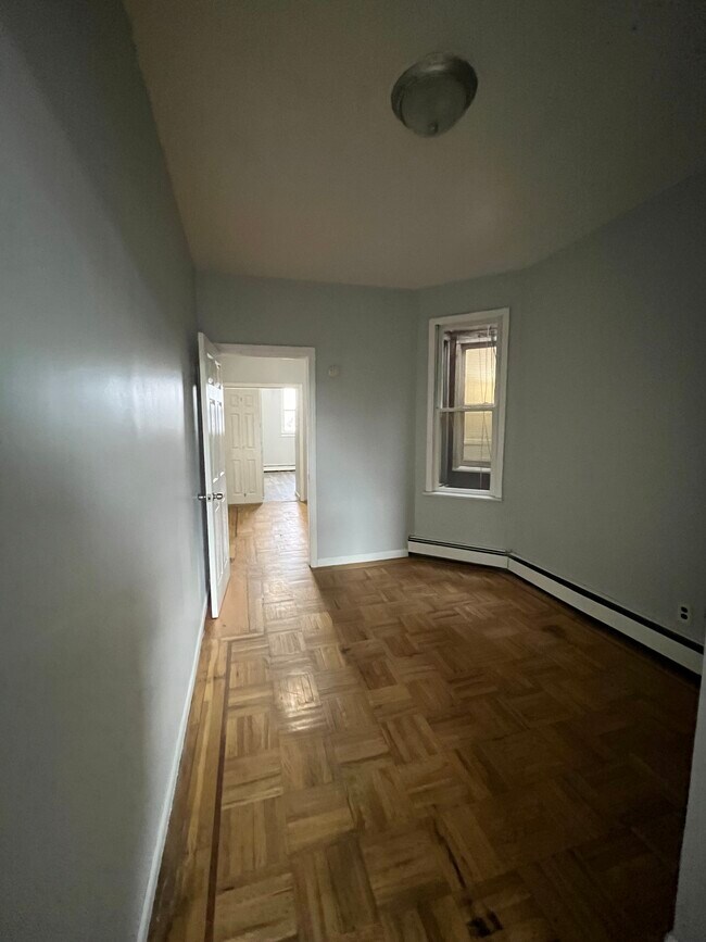 Unit 4 - 708 Broadway