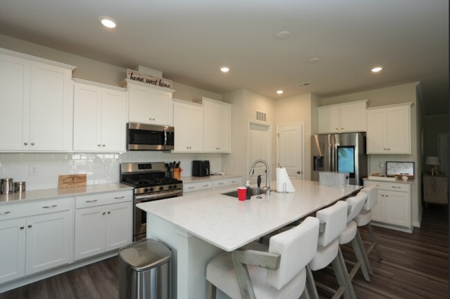 Building Photo - Spacious 4-Bedroom Home with Modern Comforts