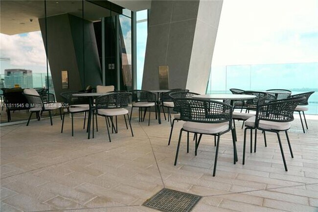 Building Photo - 300 Biscayne Blvd Way
