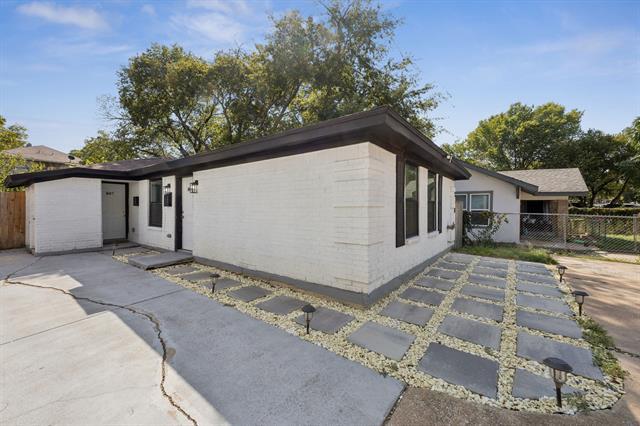 Building Photo - 809 W Broadus St