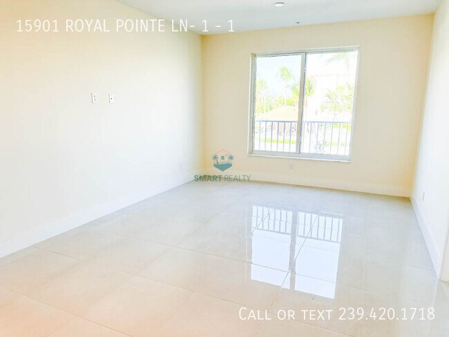 Building Photo - 15901 ROYAL POINTE Ln