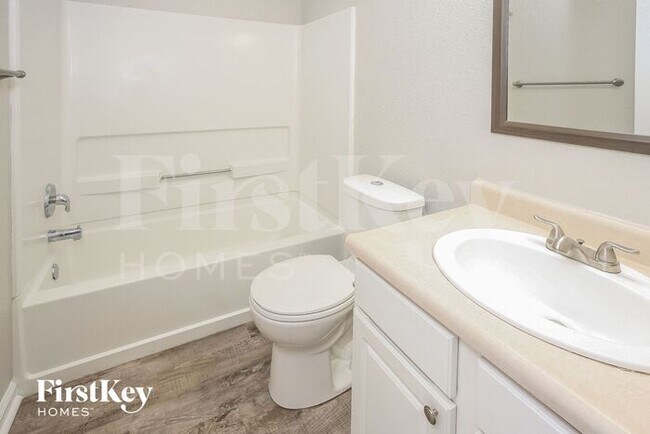 Building Photo - 15546 Outside Trail