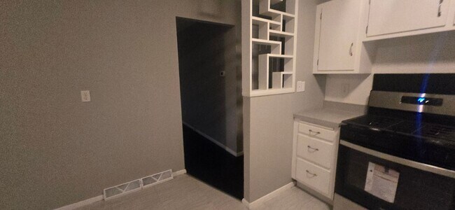 Building Photo - North End! 3 bed, 1 bath