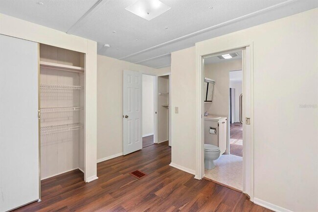 Building Photo - 831 Wolf Trail