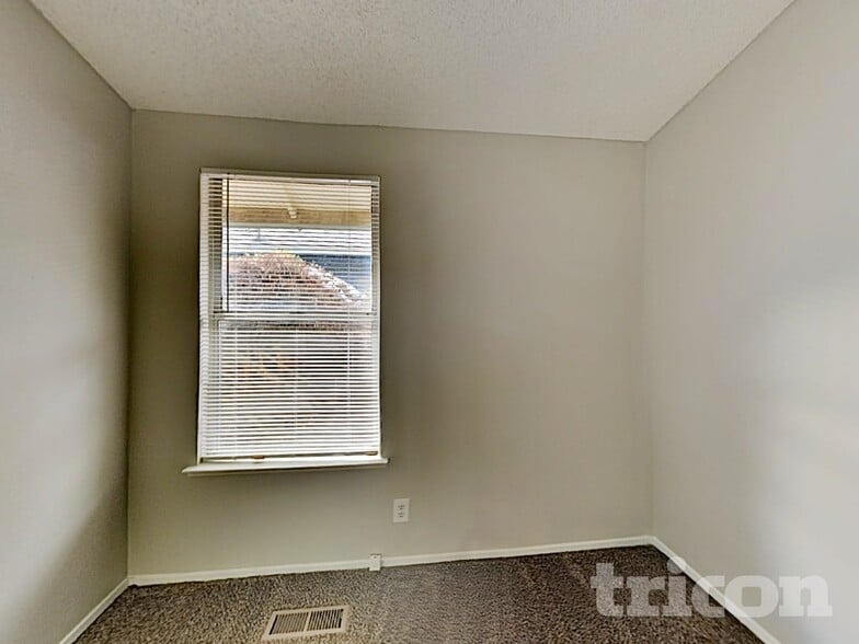 Building Photo - 6450 Enchanted Valley Dr