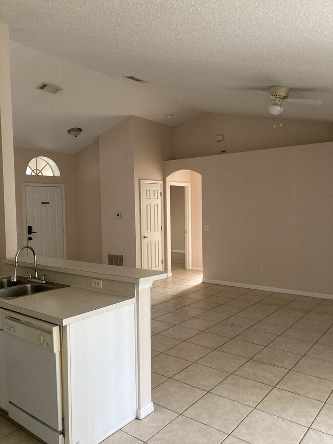 Building Photo - 2742 Cullens Ct