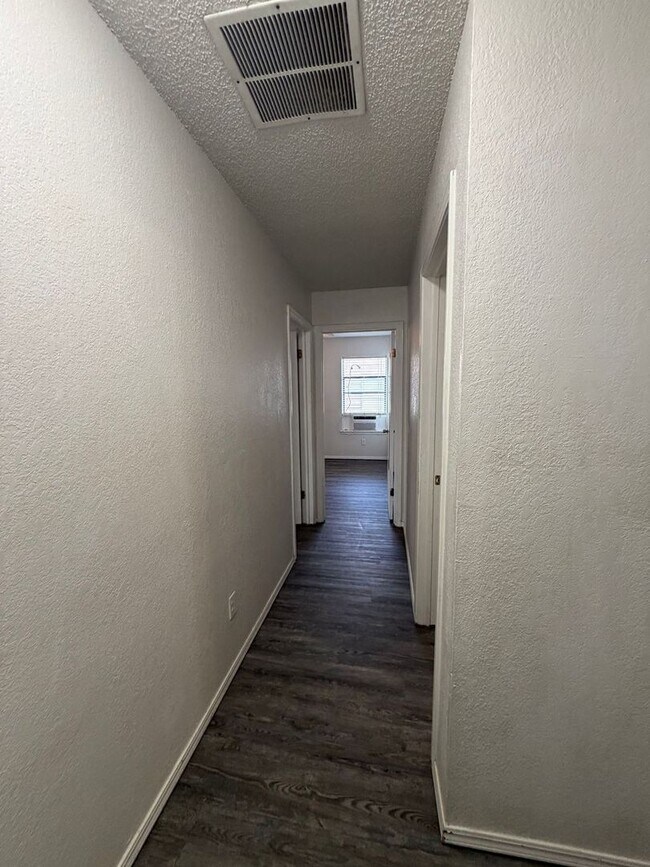 Building Photo - Completely Remodeled 2 Story Duplex - Putnam City Schools - Must See