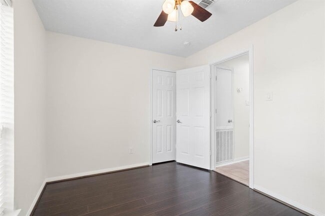 Building Photo - 10322 Ivy Oaks Ln