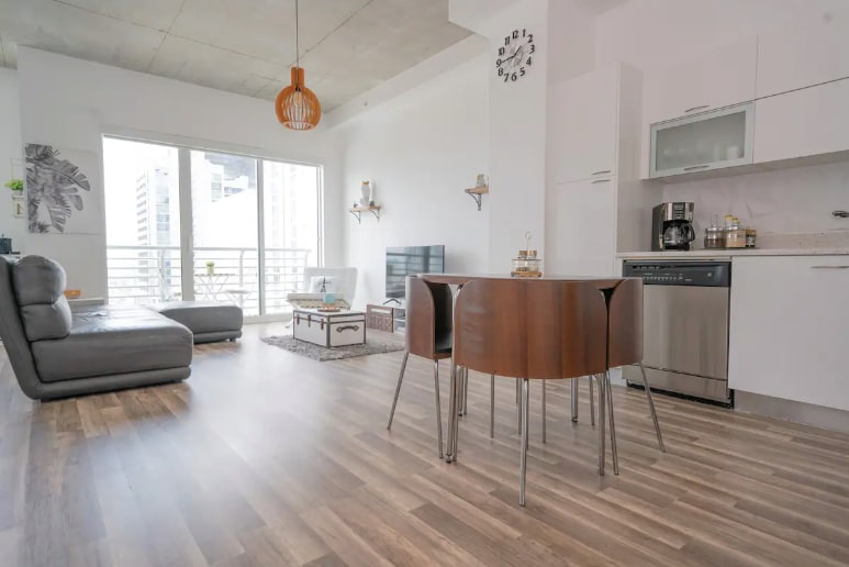 Fully furniture - 133 NE 2nd Ave