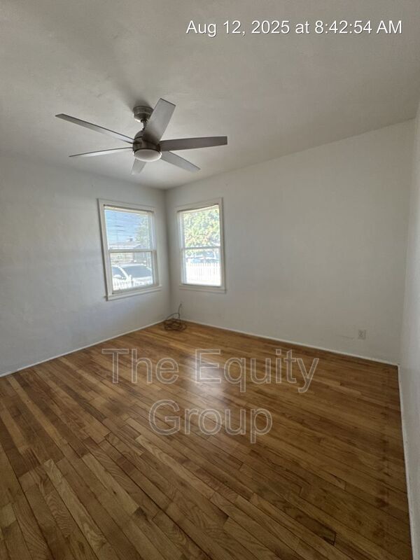 Building Photo - 620 E Tulare Ave