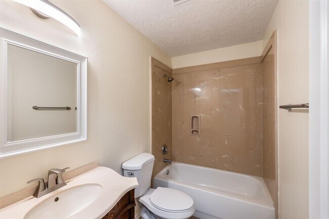 Building Photo - 10459 Parkside Dr