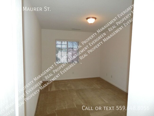 Building Photo - 624 N.Maurer Street- Zero deposit, ask us ...