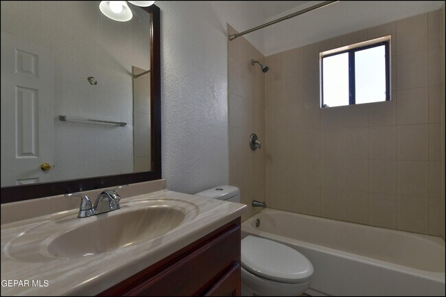 Building Photo - 695 Bluff Canyon Cir