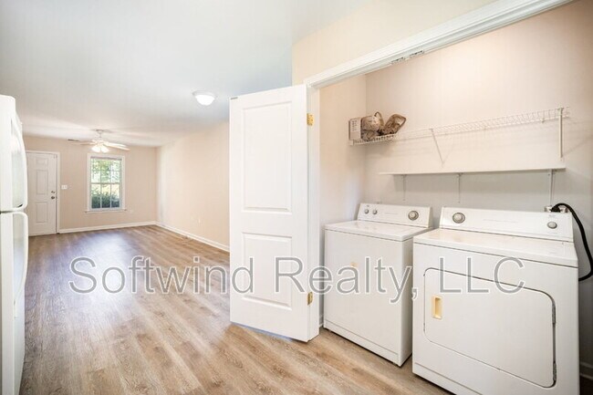 Building Photo - 1508 Highland Ave