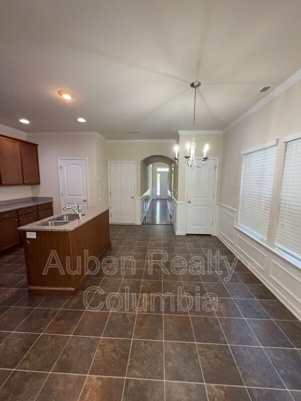Building Photo - 204 Ashmore Ln