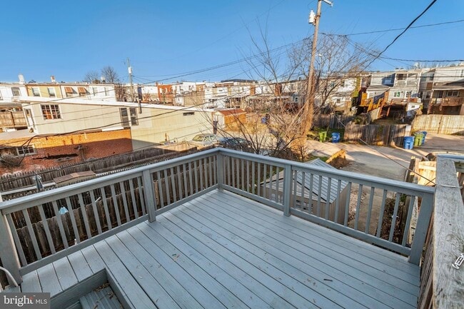 Building Photo - 3339 Paine St