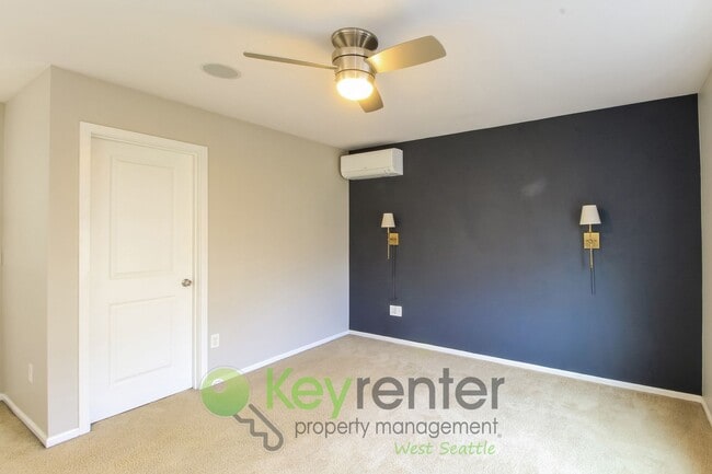 Building Photo - **Rent Incentive** Premier 3-Bed Home in a Coveted Seattle Community