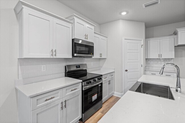 Building Photo - 7307 Hawkins Mnr