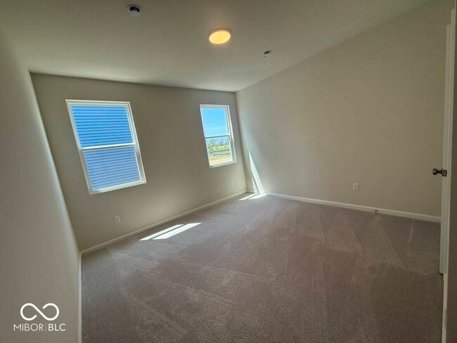 Building Photo - 3802 Sterling Dr