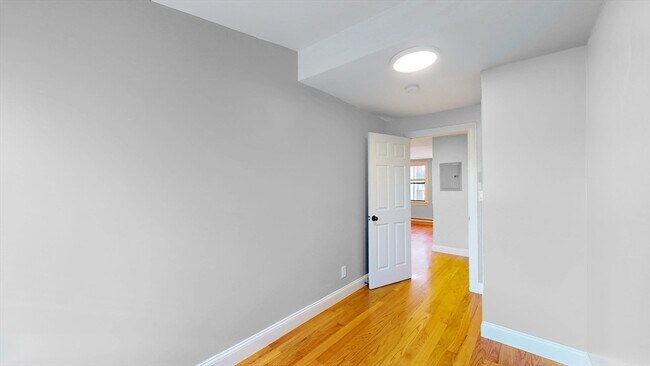 Building Photo - 77 Hudson St