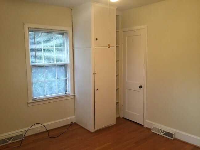 Building Photo - 1035 Candlewood Ln