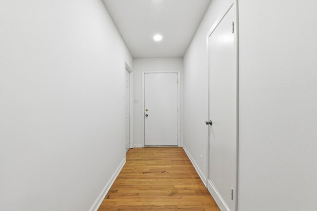 Building Photo - 7138 Mobud Dr