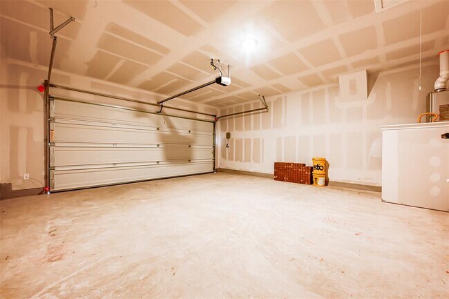 Building Photo - 2244 Devine Lake Bnd