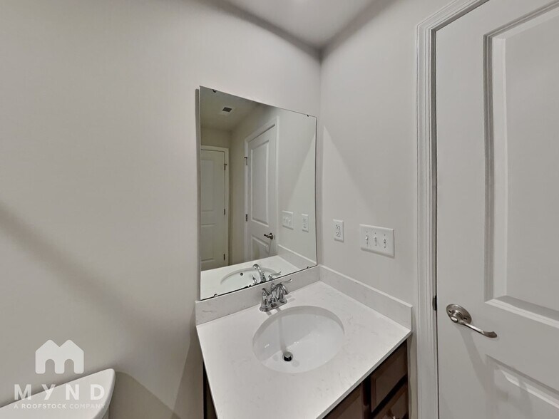 Building Photo - 308 Poplar Leaf Way