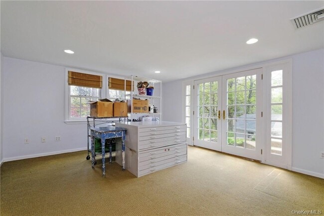 Building Photo - 38 Shadow Ln