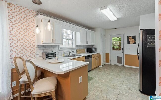 Building Photo - 7922 Wynwood Ln