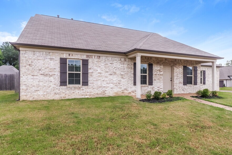Building Photo - 9464 Cayuga Lp