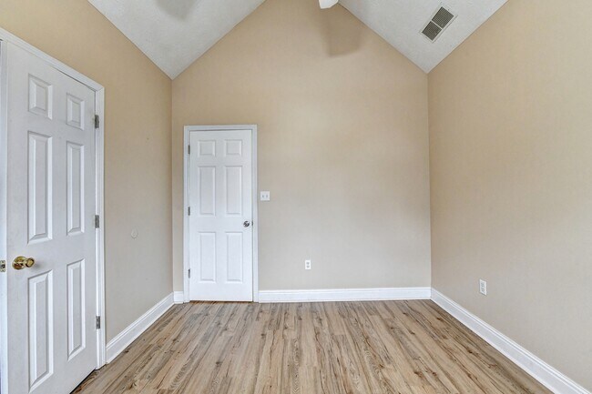 Building Photo - 40 Wisteria Blvd