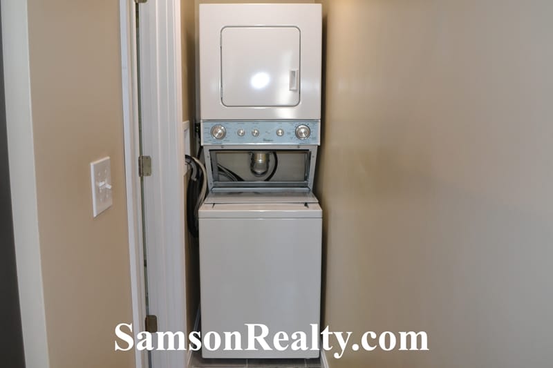 Building Photo - 84 Ryan Ave