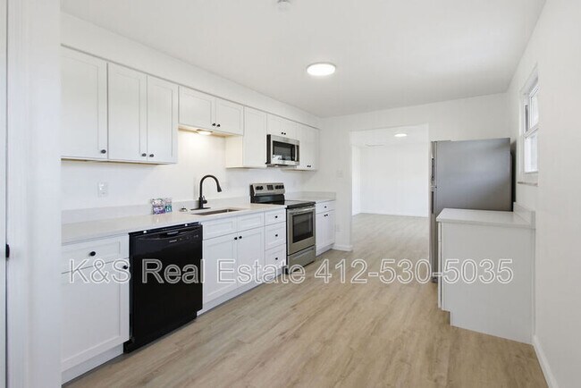 Building Photo - 29 Janyce Dr