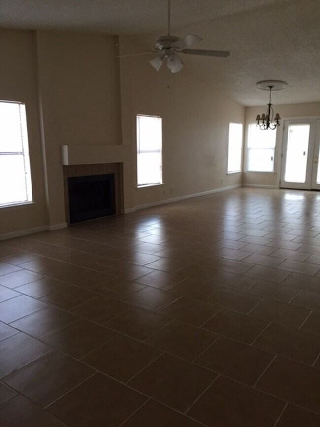 Building Photo - 10343 Prescott Dr