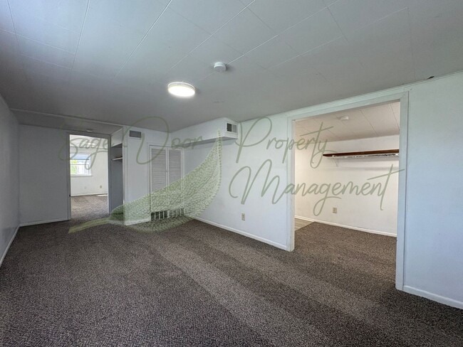 Building Photo - CHARMING STUDIO HOME!!!!