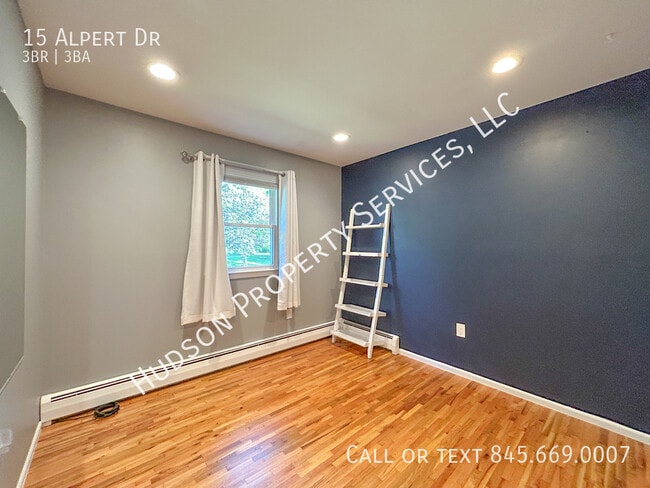 Building Photo - 15 Alpert Dr