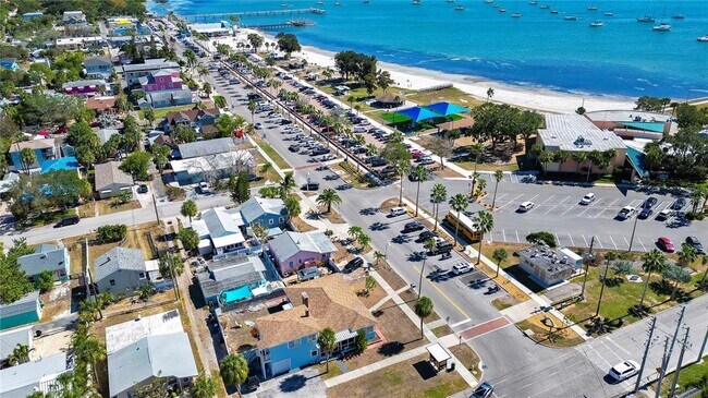 Building Photo - 5737 Shore Blvd S