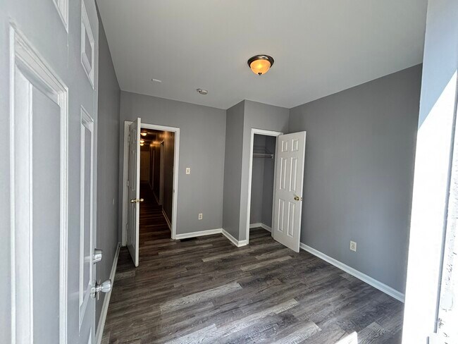 Building Photo - 1711 N Gratz St