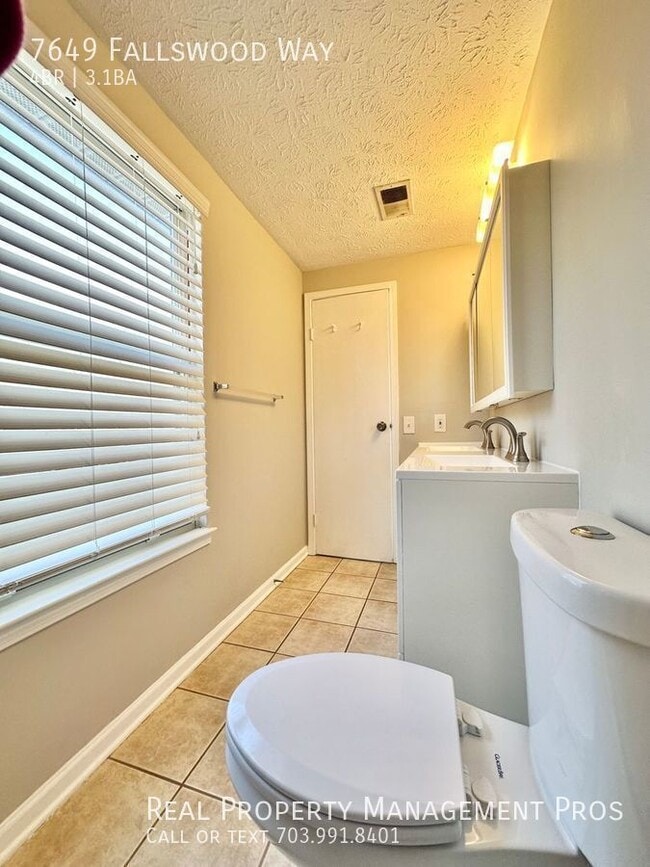 Building Photo - 7649 Fallswood Way