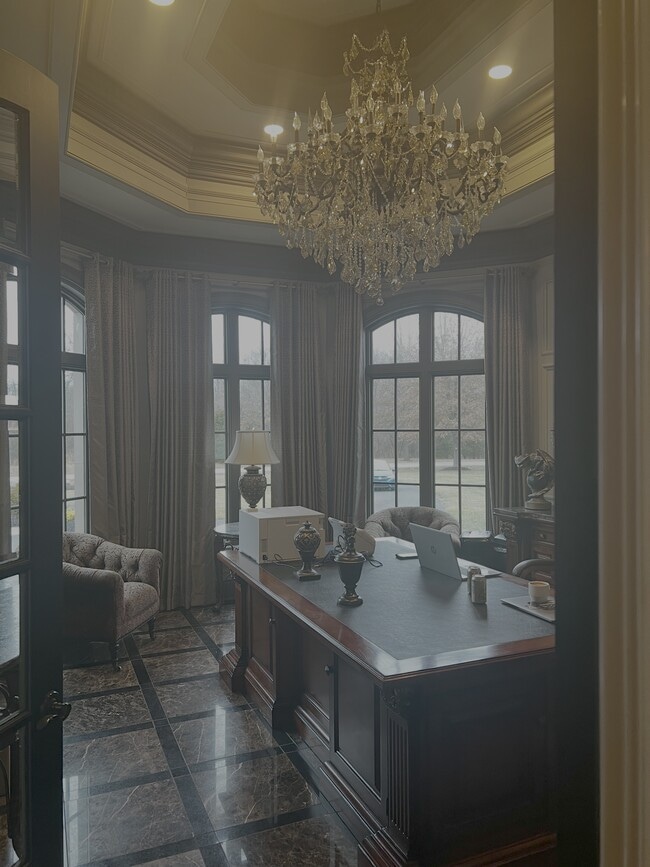 Building Photo - 9020 Whisperinghill Dr